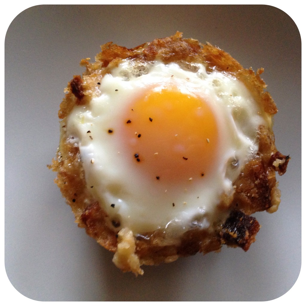 Baked eggs in a stuffing cup